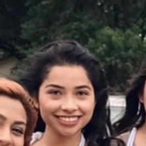 Meet your Posher, Maribel